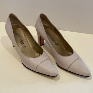St. John Women’s Pump 7 1/2B Italy with Gold Accent Trim